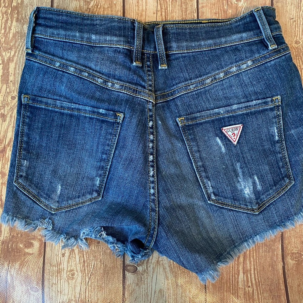 GUESS Jean Shorts - Picture 2 of 3